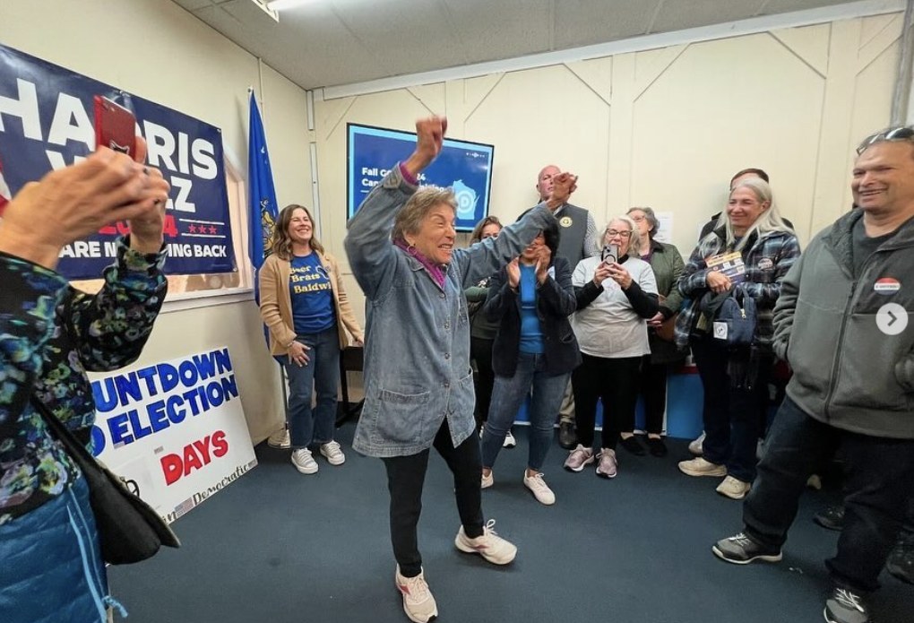 Volunteers celebrating at a Wisconsin field office